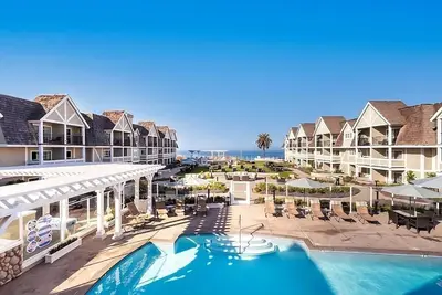 Image de Ocean Views! Short walk to Beach. Pool, Jacuzzi's, Close to So-Cal attractions!
