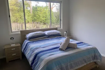 Image de Hideaway By The Lake - The perfect lakeside holiday location! \n