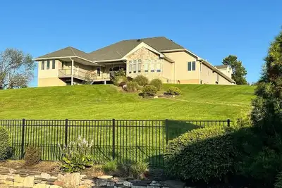 Image de Spacious retreat with amazing views. Day trips to Nyc, MetLife Stadium, Poconos.