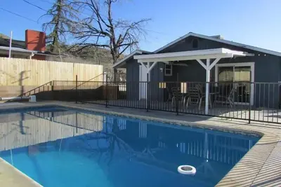 Image de Awesome Pool House in the Kern River Valley