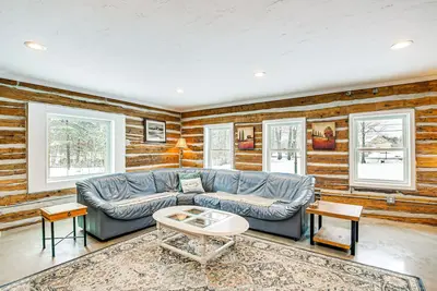 Image de Home w/ Fireplace < 1 Mi to Peninsula State Park!