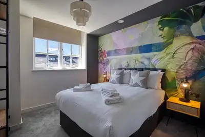 Renaissance 17: 1 Bedroom Apartment in Southport