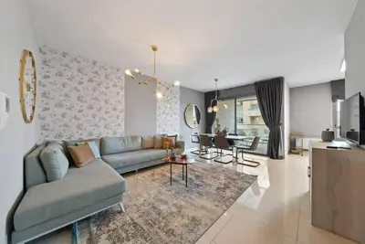 Modern 90 sqm Apartment with Terrace and Parking in Prime Jerusalem Location
