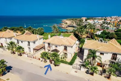 SunnyVillas: 4br Sea Front Villa*Private Pool*Bw44