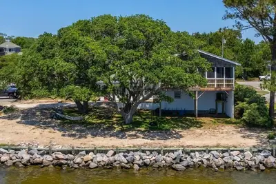Image de 200 Very Cute Nags Head, Water-Front Rental!