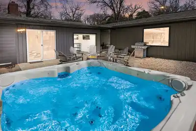 Image de Hot Tub + Large Groups + Fireplace + Game Room