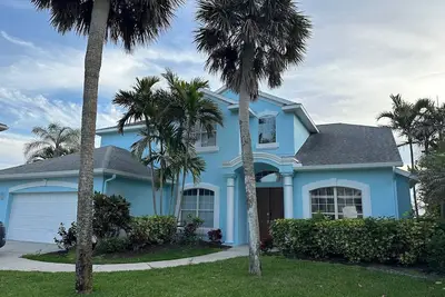 Image de Beach House Sleeps 14 on Indian River Lagoon with Dock & Private Ocean Beach
