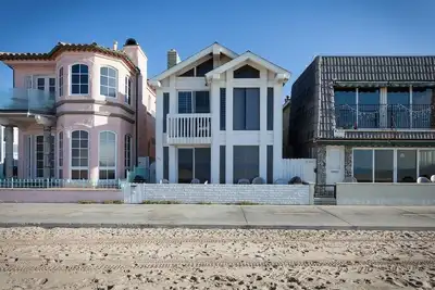 Image de Beachy Bottom Unit on the Sand