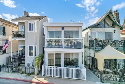 Image de Contemporary Home w/Amazing Views of the Bay Beach and Marina Park