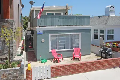 Image de Cute Single Family Home Steps from the Bay