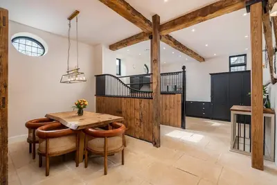 Image de Pass the Keys | Merlin's Stables - Country Retreat