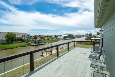 Image de Casa de Rockport | Waterfront Home + Boat Dock!
