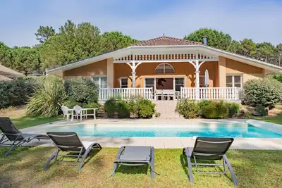 Image de villa familiale 10p, Piscine Chauffee, dans cadre exceptionnel