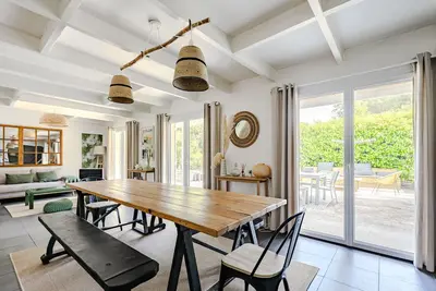 Image de Belle maison pour 10 pers avec spa, à 2 pas du lac (baignade), Gde Escoure