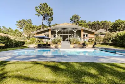 Image de Villa rénovée, Piscine Chauffee, dans les pins à 4min de l'océan Ag29