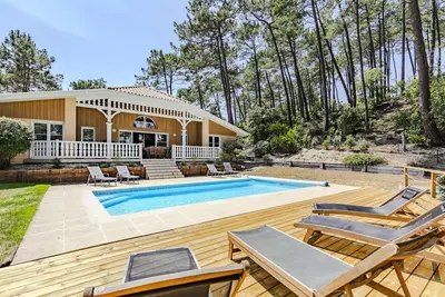 Image de Villa 4ch piscine dans la pinède à 4min de l'océan Ag1