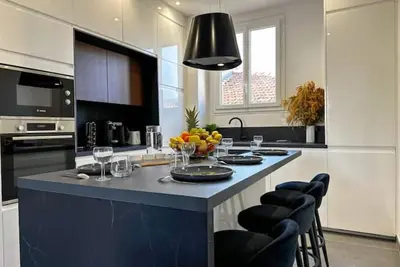 Image de Chic 2 Bedroom, 4-6 pers, Garage, Renovated, Ac, Wifi, Tram