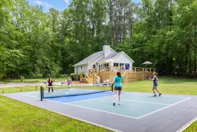 Image de Admirals Retreat-Dock, Pickle ball Court & Fire pit
