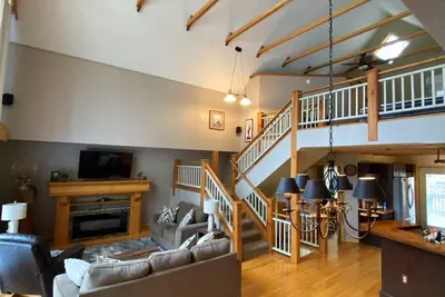 Image de Bellaire Chalet 1 mile from Schuss Mountain and Shanty Creek.