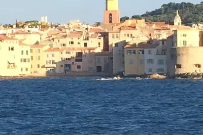 Image de A qqs min du port des plages de Saint Tropez studio 4 piscine terrasse parking