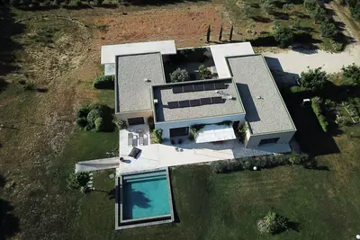 Image de Maison contemporaine au milieu des chênes truffiers, Drome Provençale Visan (84)