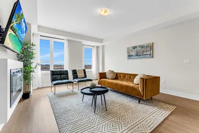 Image de Oakville Oasis: Modern 4br Townhouse with Chic Amenities!