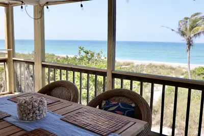 Image de “Salt of the Sea” - Beachfront and Pet Friendly!