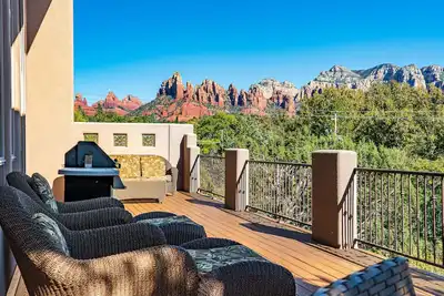 Image de Luxury Oak Creek access Home w/ Incredible Views