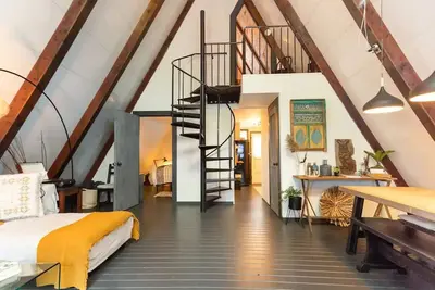Image de ABomb! Adorable 2-bdrm Chalet with Lots of Room!