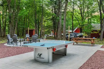 Image de Maple Oasis by AvantStay | Newly Built w/ Hot Tub, Game Room & Fire Pit