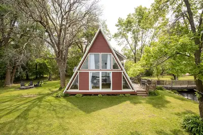 Image de A-Frame Cabin - Sandy Bottom Lake- Private Backyard