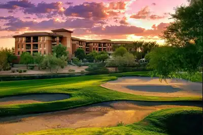 Image de Experience the Magical Kierland area in Scottsdale with a full two bedroom unit.