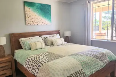 Image de Welcome to High on Summertime, located in close to the Jurien Bay Marina. This property is perfect f