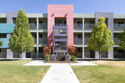 Image de Nob Hill Boho Midcentury Charmer