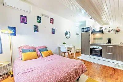 Image de Charmant studio Cosy climatisé et parking sécurisé