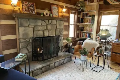 Image de Cozy Shenandoah Cabin Mountian Escape w\/ Private Hottub, Loft, & Fireplace