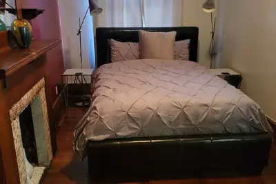 Image de Private floor with outside balcony in a Harlem Brownstone