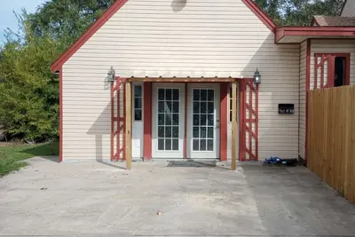 Image de Spacious 3 bedroom home. Cajun Capital of Texas! Experience great fishing.