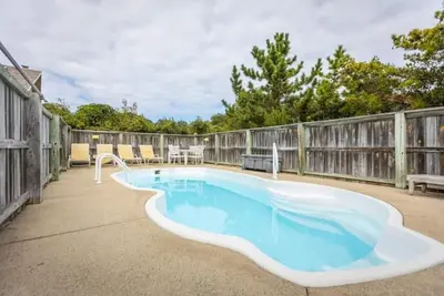Image de Updated Home, Walk to Beach! with Pool and Hot Tub