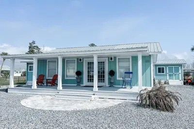 Image de Hitchin' It To The Beach-Minutes from the Beach with Golf Cart Included!