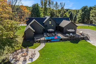 Image de Heated Pool. Luxe Str\/game room\/fire pit\/privacy