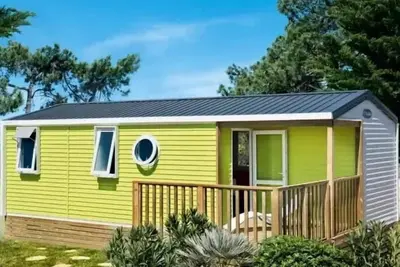 Image de Mobilheim Côté Confort 25m² (2 Schlafzimmer) + Tv + integrierte Terrasse - Anreise Samstag 4 Personen
