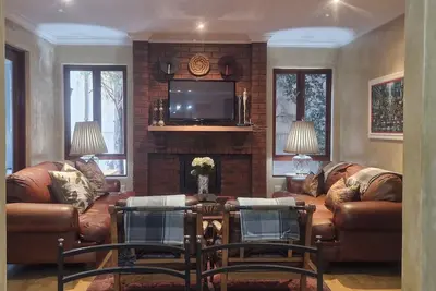 Image de 247The Residence - 4 Centrally located Private Suites in a secure leafy surbarb