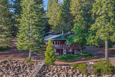 Image de Top-Level Lake Almanor Getaway 11 ~ Lake Views