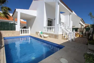 Image de Casa Esperanza 2, Idéal pour vos vacances, proche de la mer, wifi gratuit, air climatisé optional, piscine privée, animeaux de compagnie autorisés, plage pour chiens