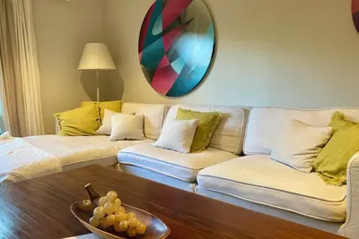 Image de Spacious and Modern city apartment - free parking