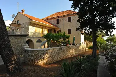 Image de Appartement de trois chambres prés de la plage Sutivan, Brac (A-22771-c)