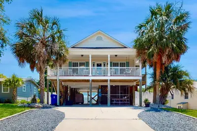 Image de Coastal home beach with porches, hammock, grill, W\/D, Ac - dog-friendly