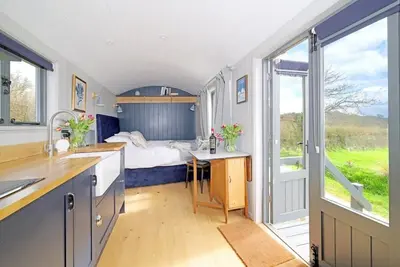 Image de Cosy Hut w/ Sea Views & Outdoor Shower