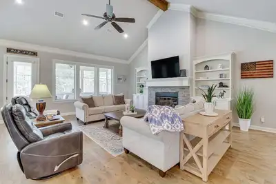 Image de Spacious Hot Springs Village Home < 1 Mi to Lake!